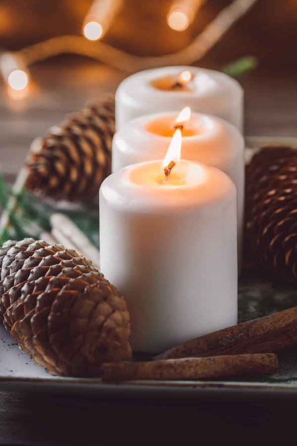 What's the Best Strategy for Creating a Cozy Breakfast Nook in a Sunlit Corner?